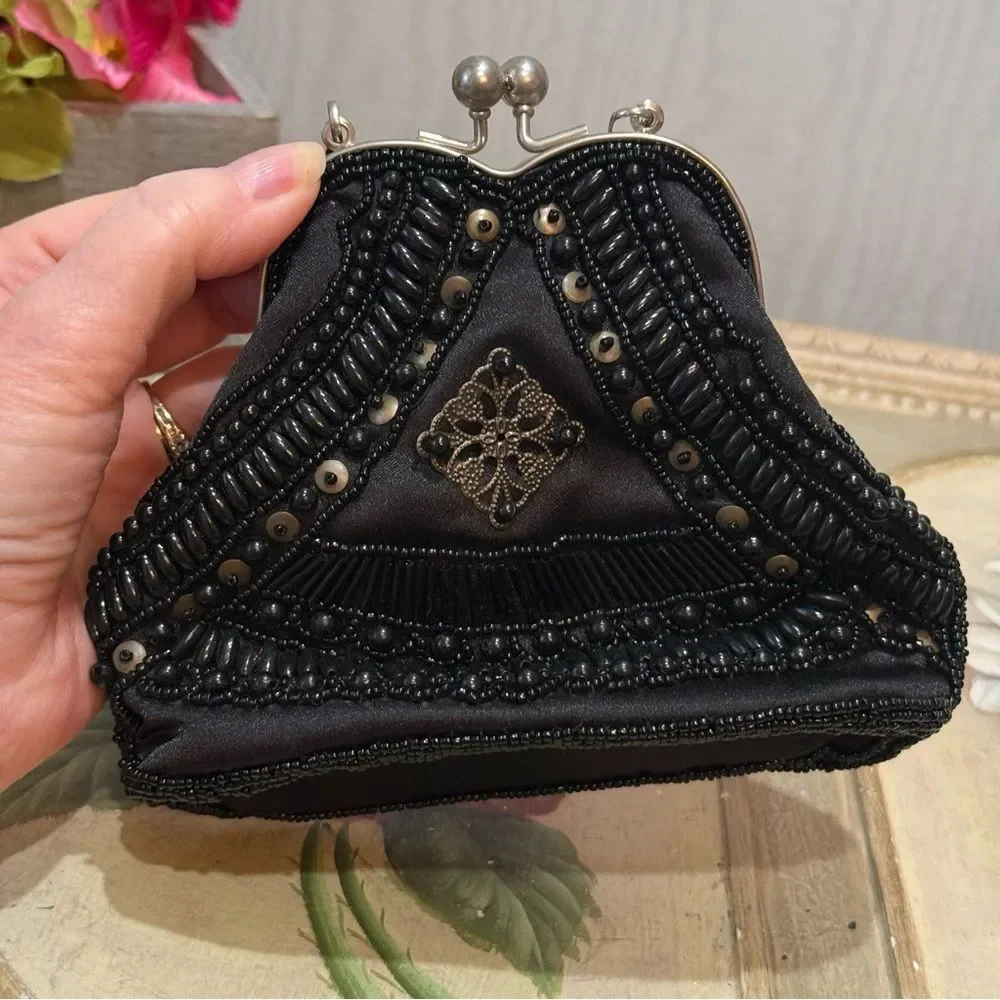 Heavily Beaded KISS Clasp Black Evening Bag Clutch Purse Wristlet Crossbody NWOT